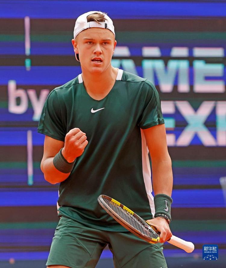 射门被扑出 射门被扑出